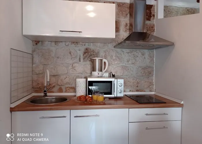 Makala * טרוגיר