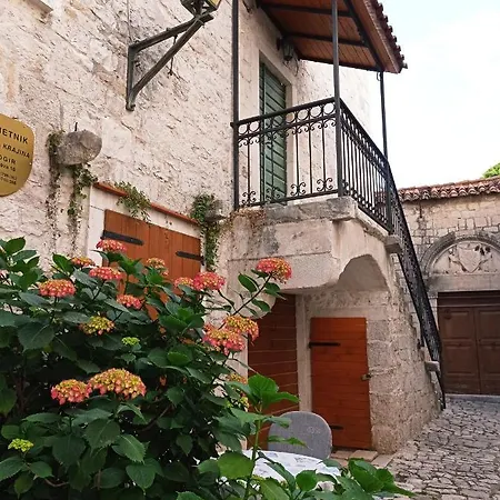 Studio Makala *